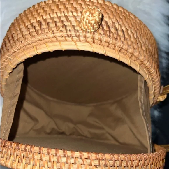 Handcrafted Tan Rattan Crossbody Bag - Picture 4 of 6